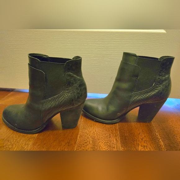 ALDO black ankle boots. Size 8.5 - Picture 6 of 6